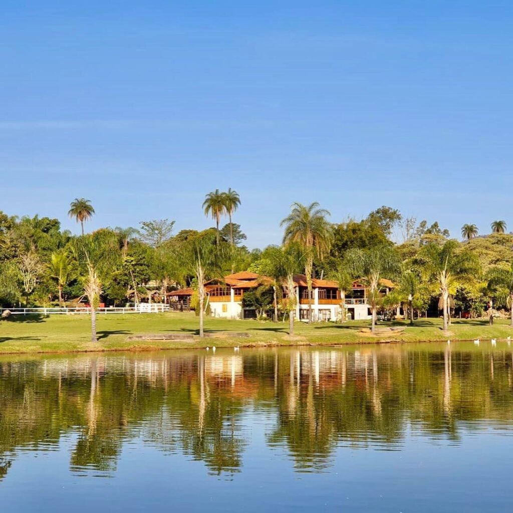 O hotel fazenda Igarapés, é um dos associados da AMIHLA e um dos empreendimentos parceiros do Guia de Hotéis do portal Turismo de Minas